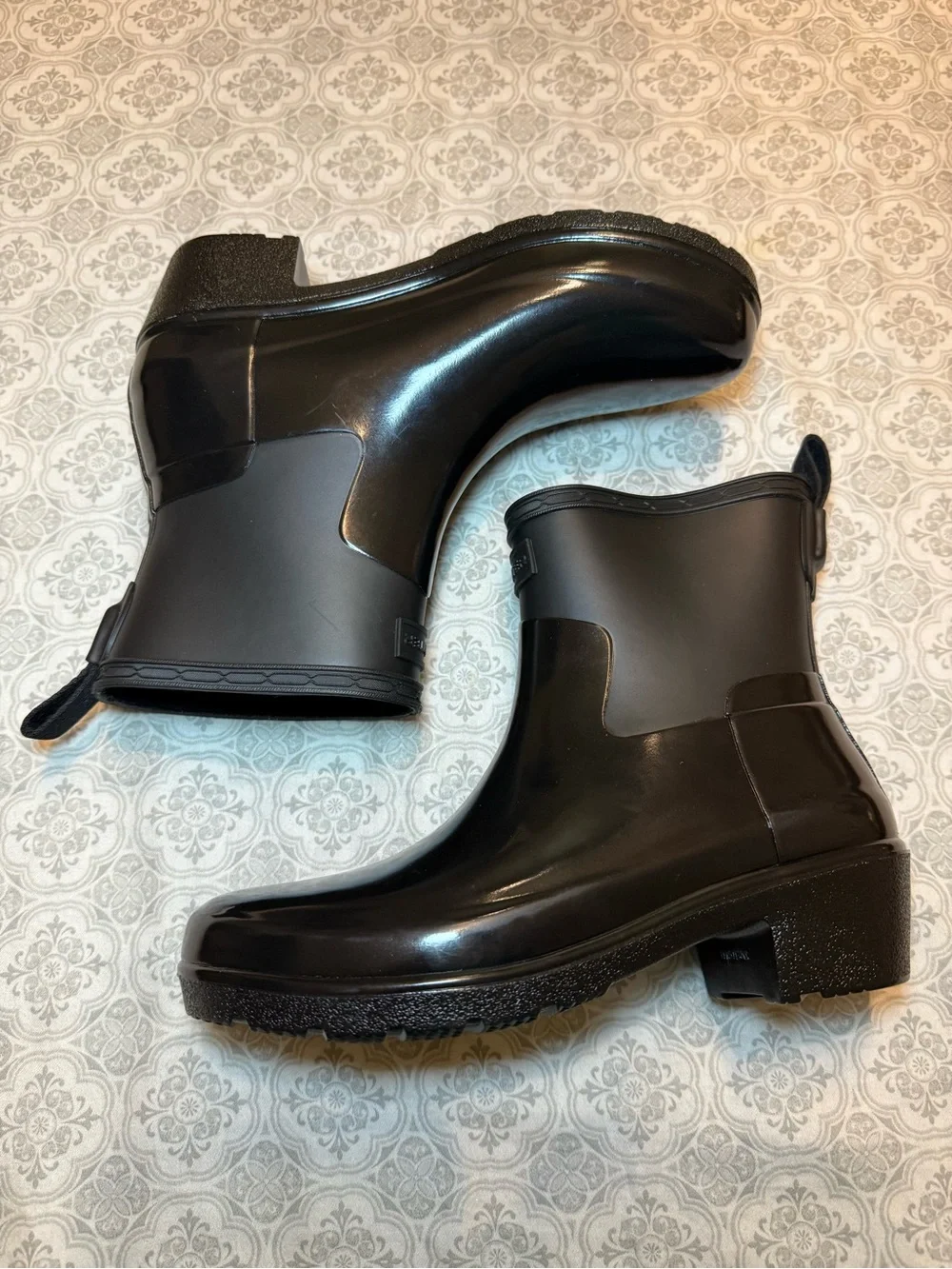 Hunter Refined Low Heel Biker Gloss Duo Size 6